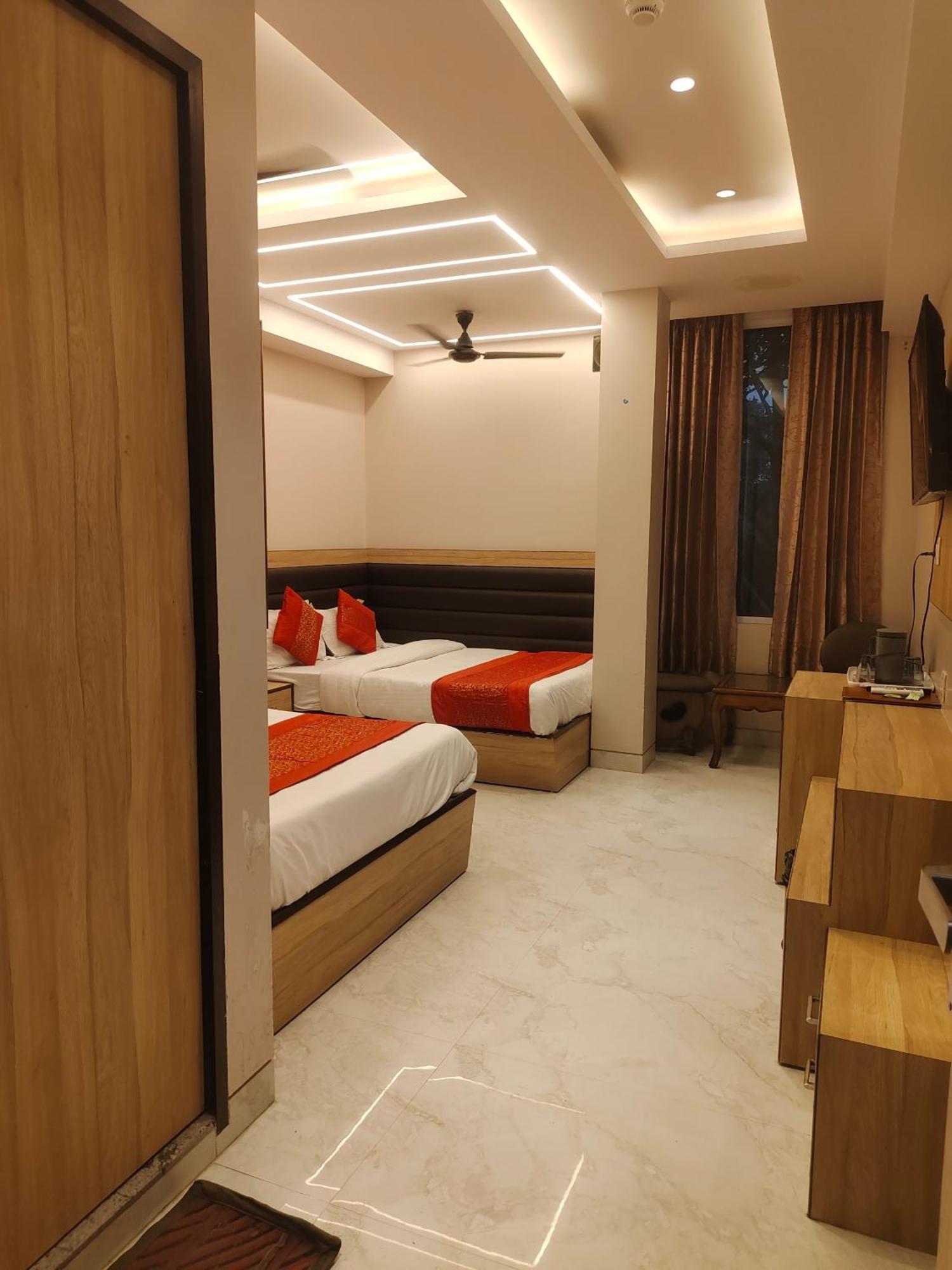 International 66 * New Delhi